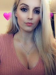 Queen's profile picture Queen's profile picture